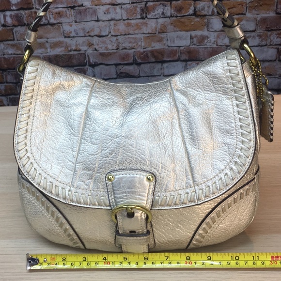 Gorgeous gold Coach shoulder bag - Picture 8 of 10